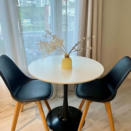 Le Serenityappart Suresnes Ngoại thất bức ảnh