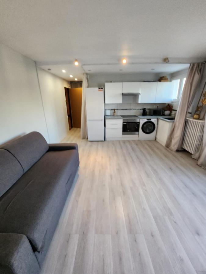 Le Serenityappart Suresnes Ngoại thất bức ảnh