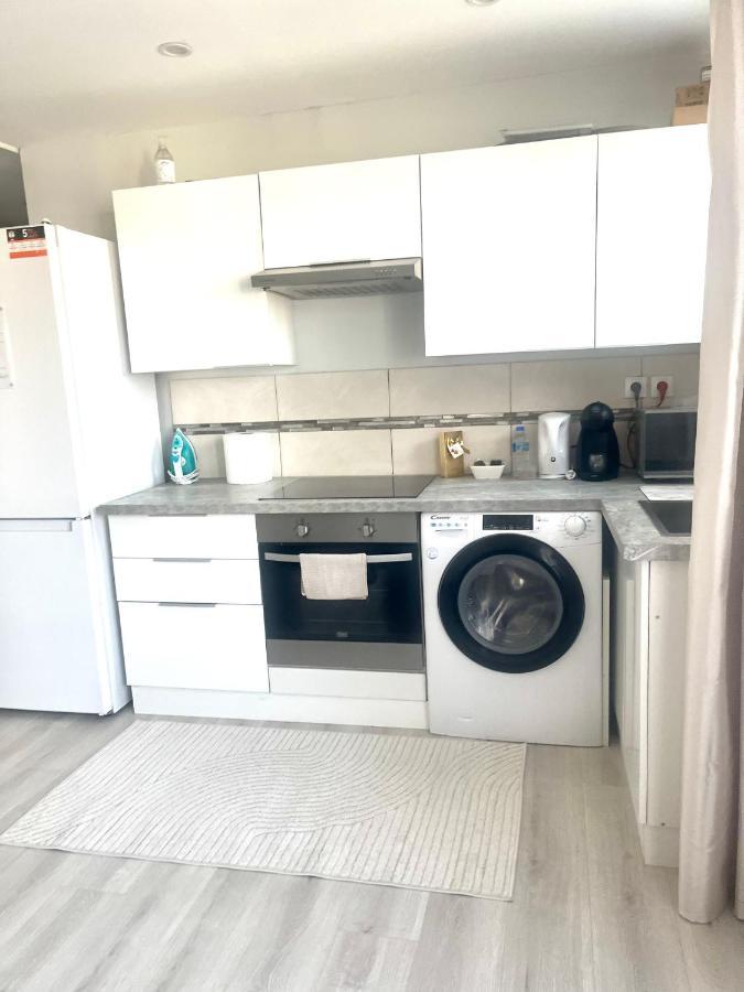 Le Serenityappart Suresnes Ngoại thất bức ảnh